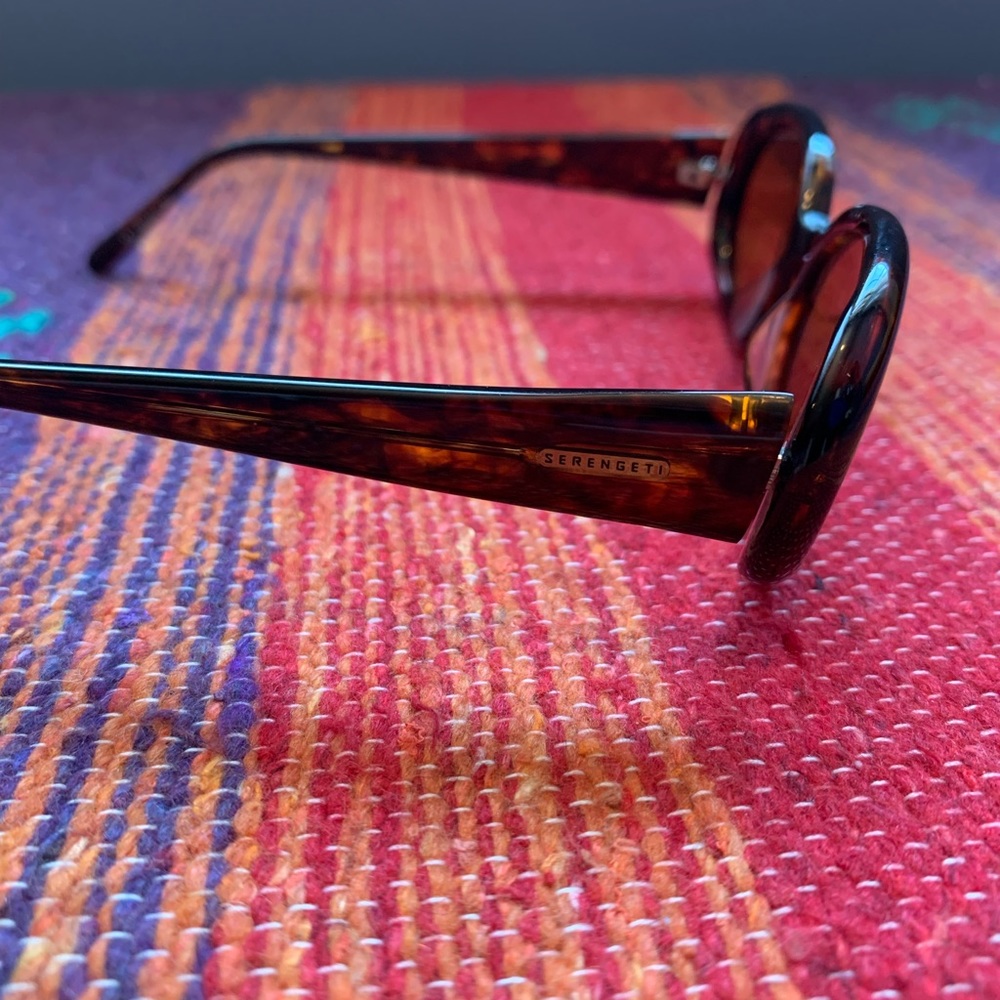 Women's Serengeti tortoise shell sunglasses - Picture 5 of 12
